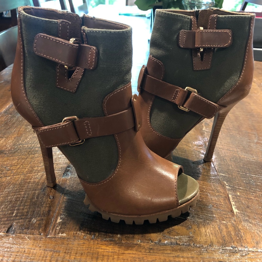 Tory Burch Boots